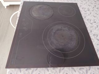 Vitrocerámica 3 fuegos marca Svan
