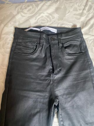 Pantalón de Cuero Negro