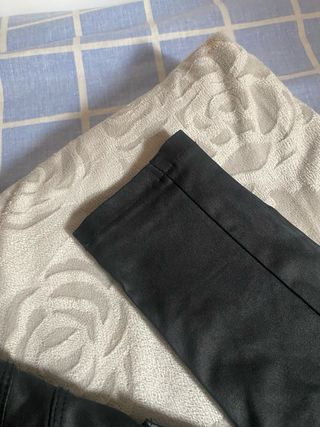 Pantalón de Cuero Negro