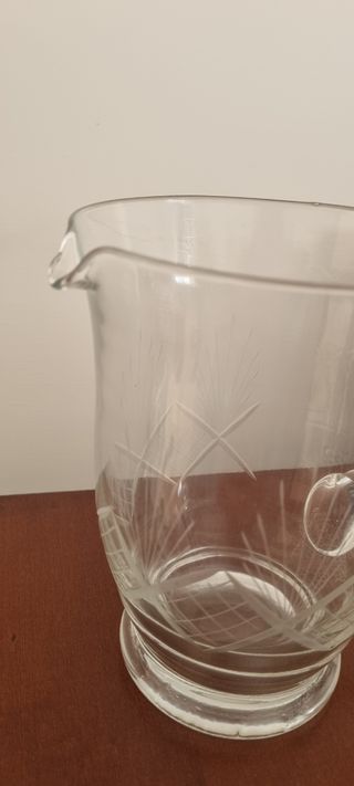 Caraffa vintage in vetro con decori