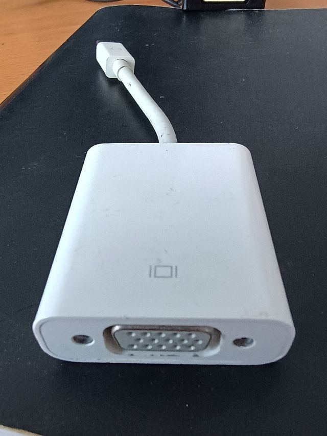 Adaptador Mini DisplayPort a VGA Apple