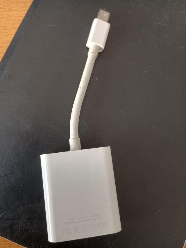 Adaptador Mini DisplayPort a VGA Apple