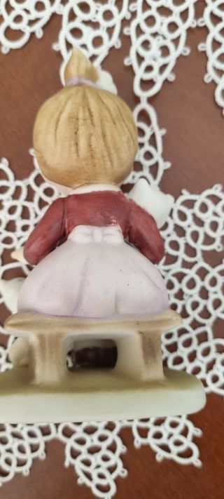 Bambola Capodimonte con gattini