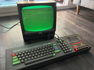Ordenador Amstrad CPC 464 y juegos de cassette