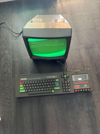 Ordenador Amstrad CPC 464 y juegos de cassette