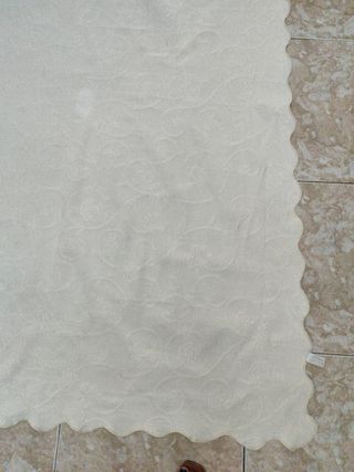 Colcha Algodón Labrada Blanca 1,80 x2,25 cm