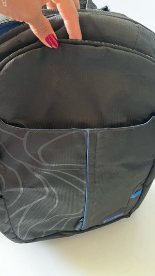 Mochila portátil negra con azul 
