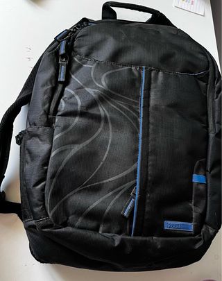 Mochila portátil negra con azul 