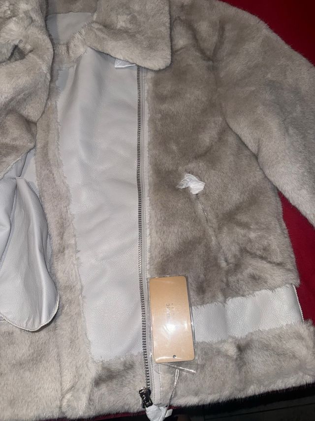 Giacca chic in finta pelliccia grigio