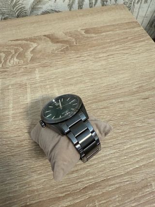 Reloj Lotus Verde y Plateado