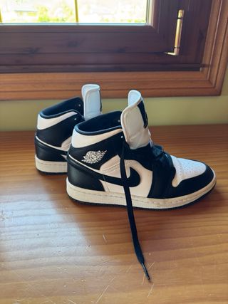 Tenis Jordan Air 1 Negro Blanco