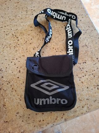 Bandolera Umbro Negra