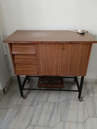 Mueble auxiliar madera y metal