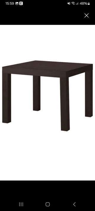 Mesa auxiliar negra de madera