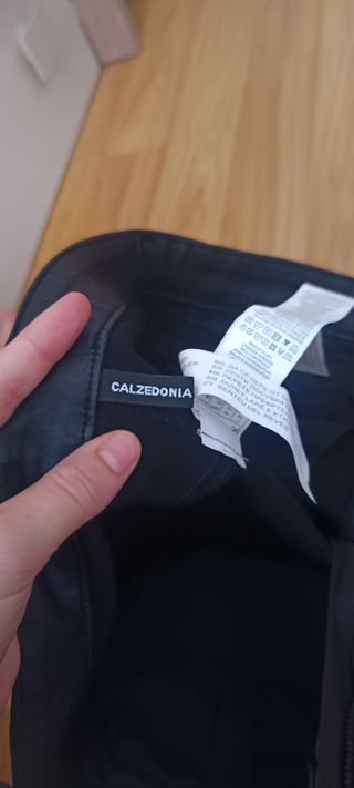 Pantalones vaqueros de cuero negros