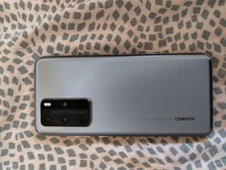 Huawei P40 Pro, Huawei P40, y Vivo V21 5G.