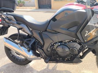 Honda Crosstourer 1200 v4 Negra y Roja