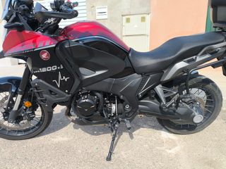 Honda Crosstourer 1200 v4 Negra y Roja