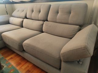 Sofá chaise longue gris Asiento deslizante. 
