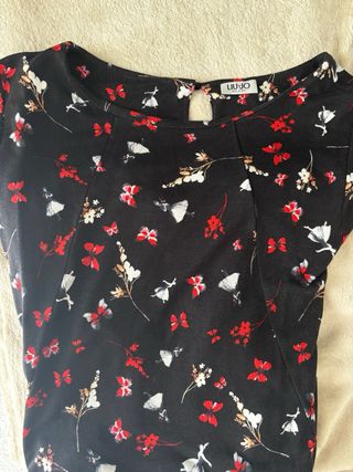 Abito Liu Jo fantasia fiori nero e rosso