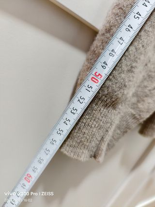 Jersey de punto beige cuello pico 38 (Ourense)