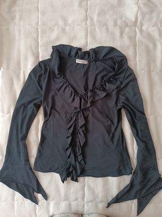 Blusa Negra chorreras Talla S/M