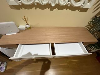 Mueble recibidor blanco y madera