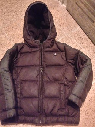 Abrigo Benetton niño marrón. Talla 4 años