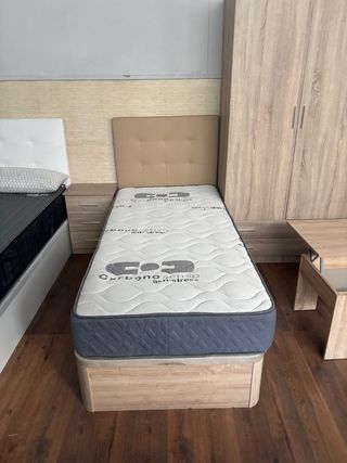 Se venden Canapés y colchones