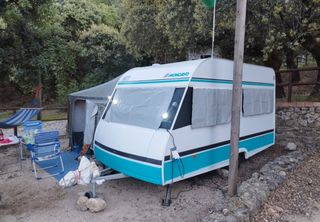 Caravana Moncayo Versalles 370. -750 kilos 