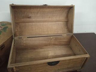 Baúles de madera decorados con frutas
