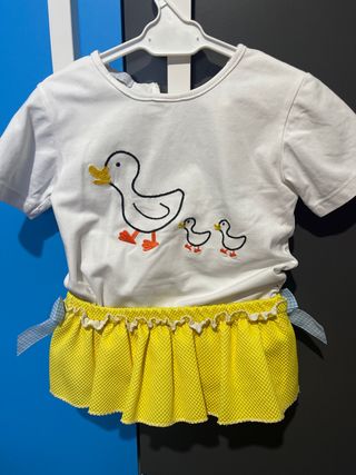 Conjunto niña: camiseta y falda talla 4