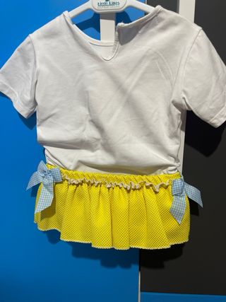 Conjunto niña: camiseta y falda talla 4