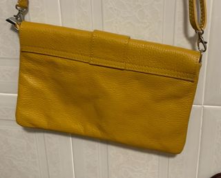 Bolso de mano mostaza