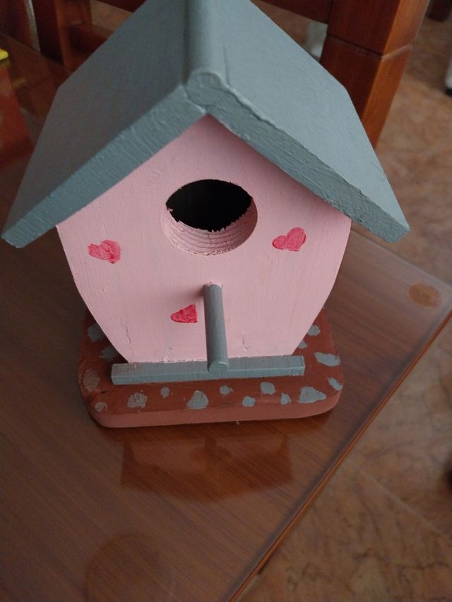 Casita de madera decorada