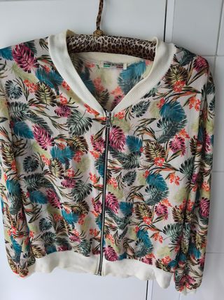 Chaqueta floral multicolor
