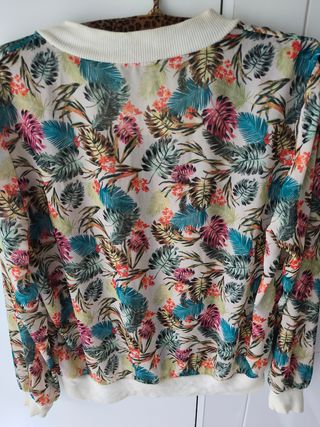 Chaqueta floral multicolor