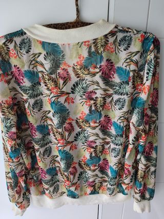 Chaqueta floral multicolor