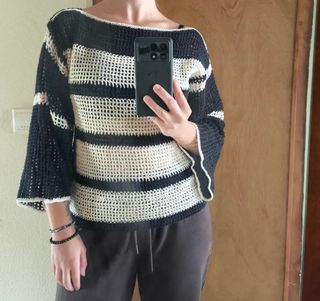 Jersey tejido a mano rayas beige y negro