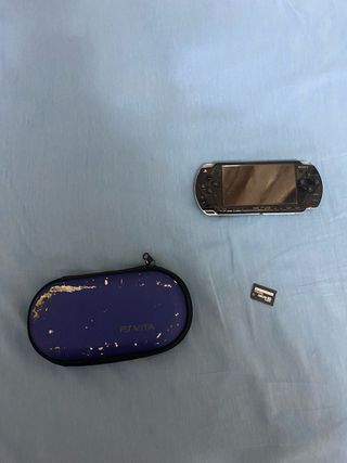 PSP-2004 Sony Negra + Funda y MicroSD