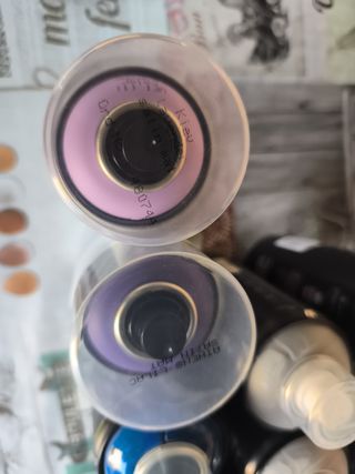 Sprays de pintura y barniz acrílico ,5€ casa bote