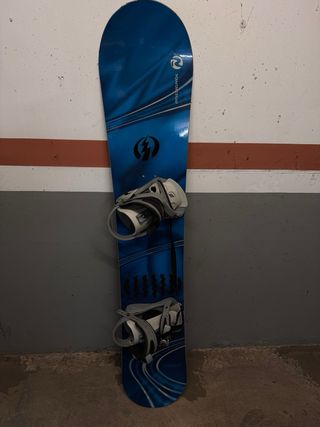 Botas Snowboard Rossignol y tabla con fijaciones.