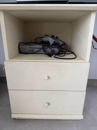 Tavolo laterale in legno e plastica
