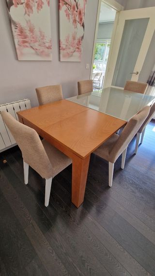 Mesa de salón extensible con 6 sillas