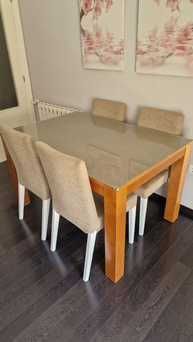 Mesa de salón extensible con 6 sillas