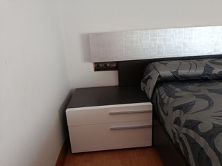 Cabecero, bancada y 2 mesillas de dormitorio
