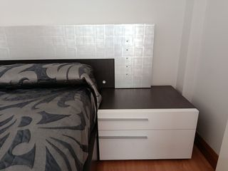 Cabecero, bancada y 2 mesillas de dormitorio