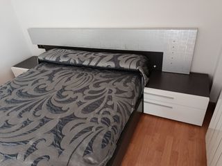 Cabecero, bancada y 2 mesillas de dormitorio