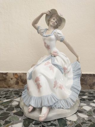 Figura porcelana Zaphir dama con sombrero
