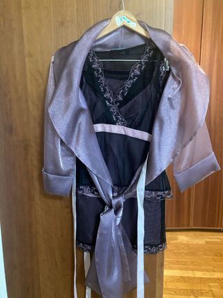 Conjunto de falda y chaqueta